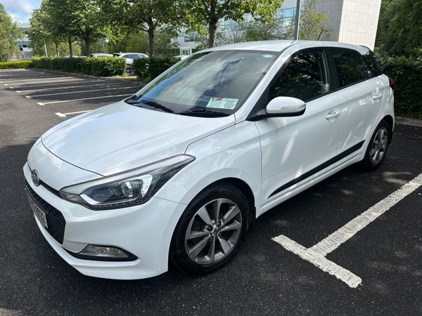 Hyundai i20 Hatchback, Petrol, 2016, White