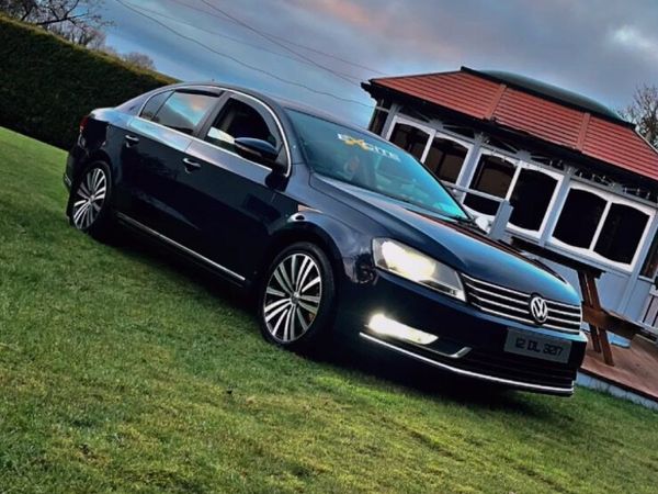 Volkswagen Passat Saloon, Diesel, 2012, Blue