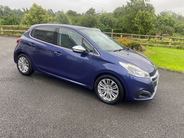 Peugeot 208 Hatchback, Petrol, 2017, Blue