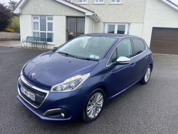 Peugeot 208 Hatchback, Petrol, 2017, Blue