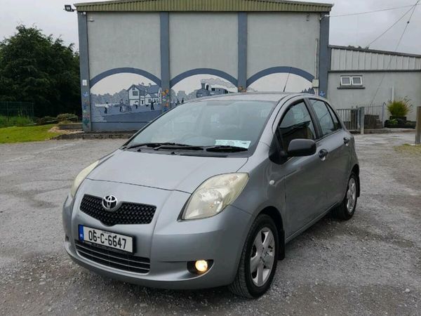 Toyota Yaris Hatchback, Petrol, 2006, Silver