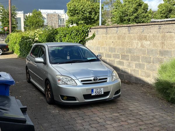 Toyota Corolla Hatchback, Petrol, 2004, Silver