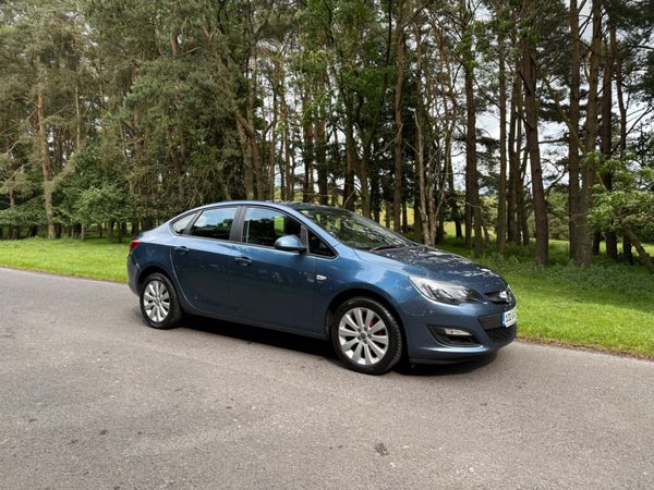 Opel Astra Saloon, Petrol, 2013, Blue