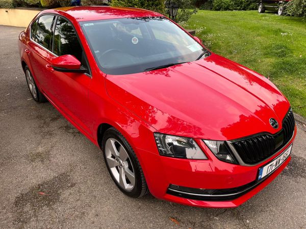 Skoda Octavia Saloon, Petrol, 2017, Red