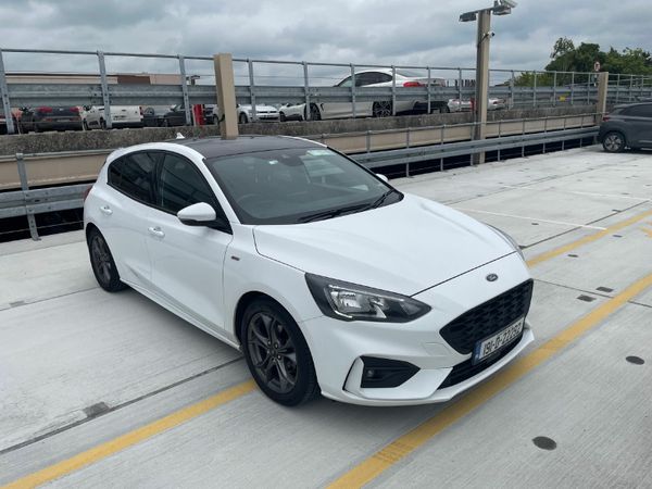Ford Focus Hatchback, Petrol, 2019, White