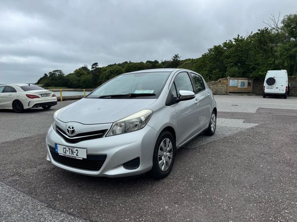 Toyota Yaris Hatchback, Petrol, 2012, Silver
