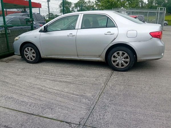 Toyota Corolla Saloon, Petrol, 2007, Silver
