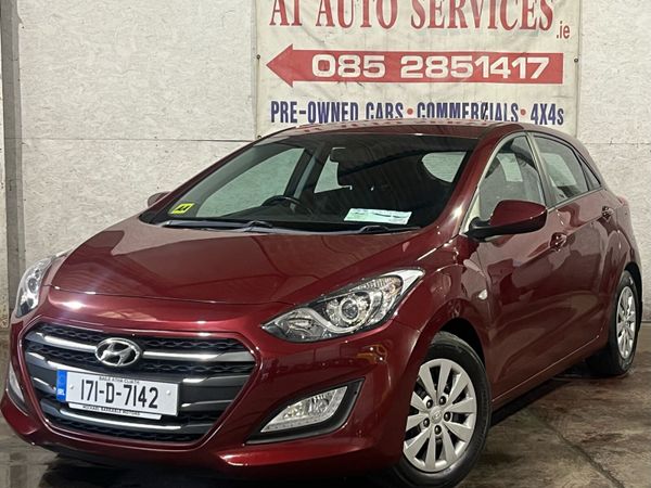 Hyundai i30 Hatchback, Petrol, 2017, Red