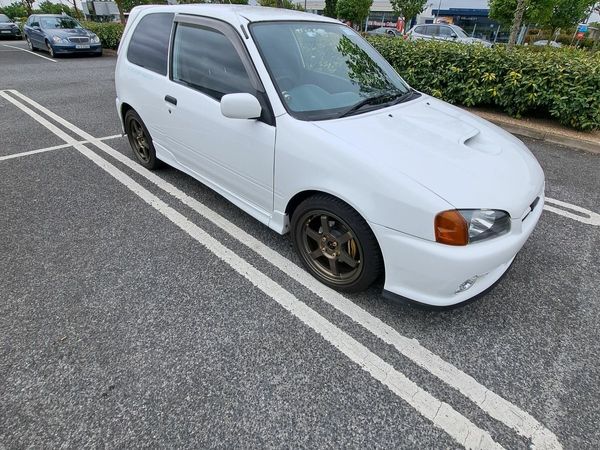 Toyota Starlet Hatchback, Petrol, 1996, White