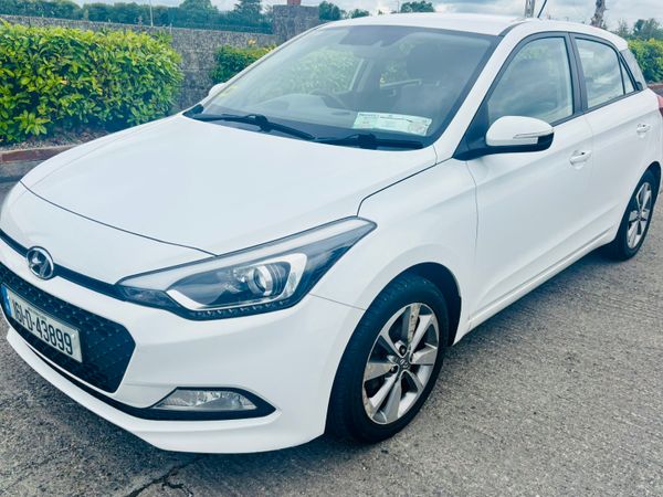 Hyundai i20 Hatchback, Petrol, 2016, White