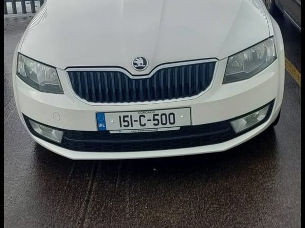 Skoda Octavia Saloon, Diesel, 2015, White