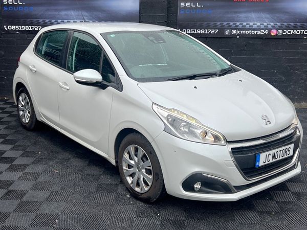 Peugeot 208 Hatchback, Petrol, 2016, White