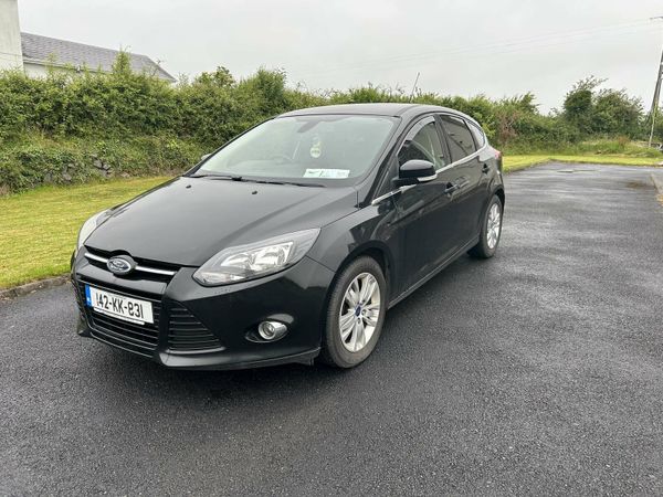 Ford Focus Hatchback, Petrol, 2014, Black