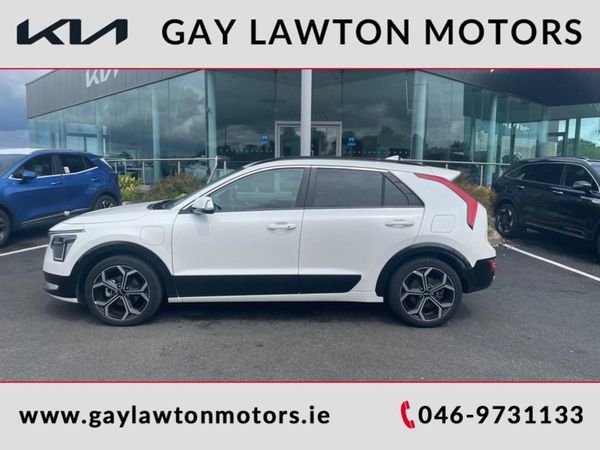 Kia Niro MPV, Petrol Plug-in Hybrid, 2023, White