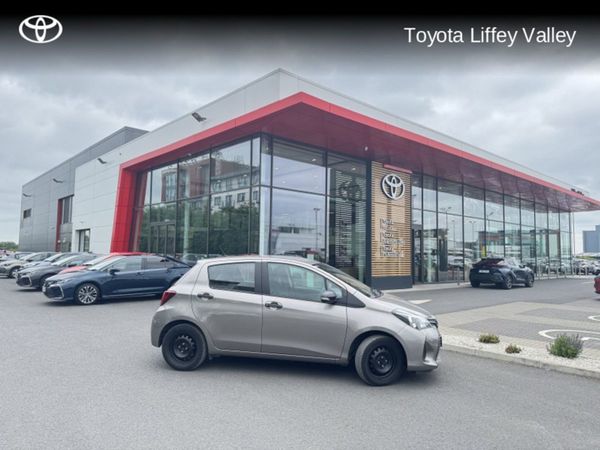 Toyota Yaris Hatchback, Petrol, 2015, Beige