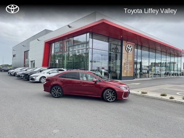 Toyota Corolla Saloon, Hybrid, 2019, Red