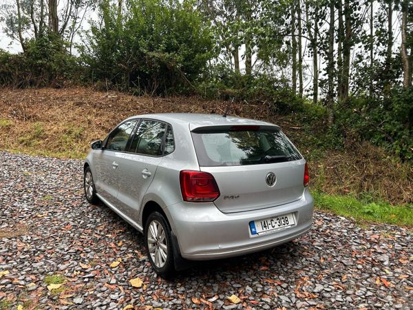 Volkswagen Polo Hatchback, Petrol, 2014, Silver