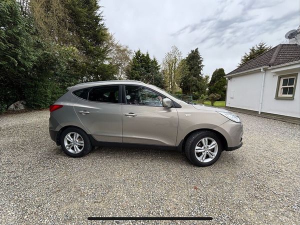 Hyundai ix35 SUV, Diesel, 2011, Silver