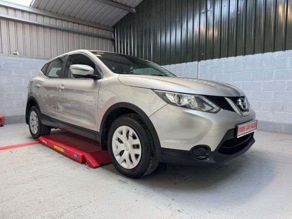 Nissan Qashqai Hatchback, Diesel, 2015, Silver