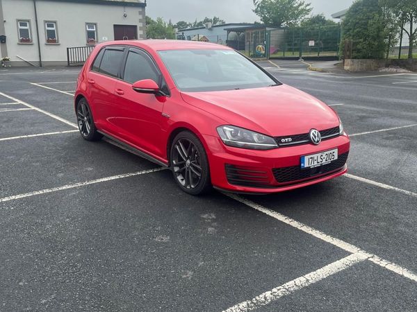 Volkswagen Golf Hatchback, Diesel, 2017, Red