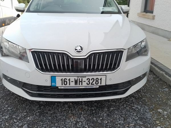 Skoda Superb Hatchback, Diesel, 2016, White
