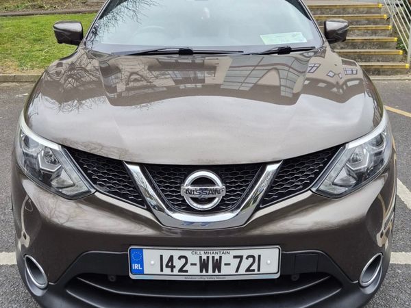 Nissan Qashqai Hatchback, Diesel, 2014, Brown