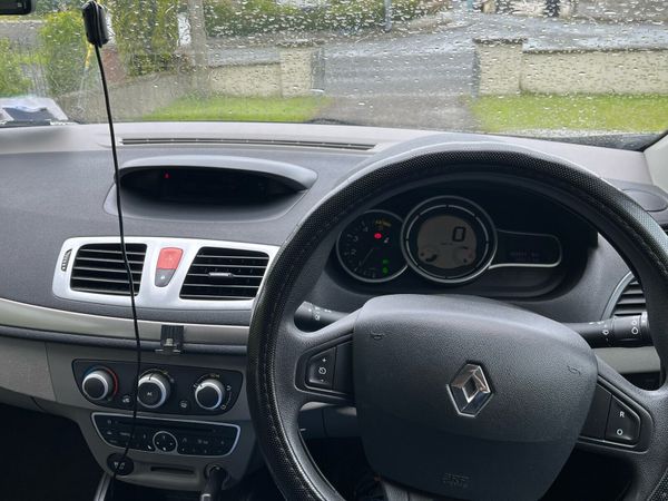 Renault Fluence Saloon, Diesel, 2011, Gold