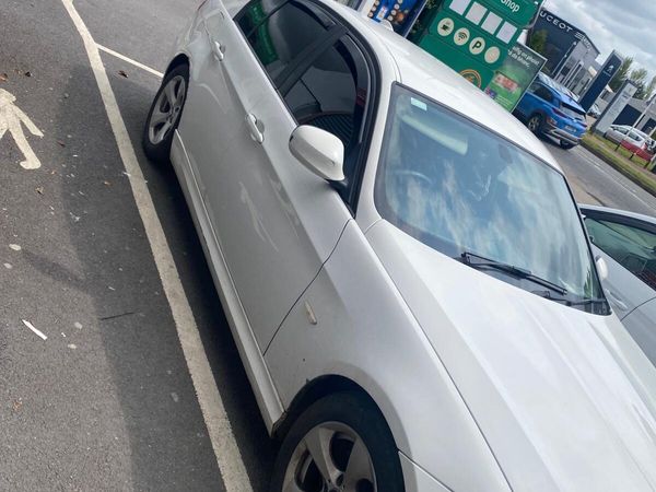 BMW 3-Series Saloon, Diesel, 2011, White