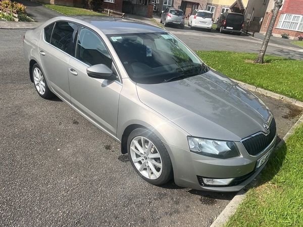 Skoda Octavia Saloon, Diesel, 2016, Beige