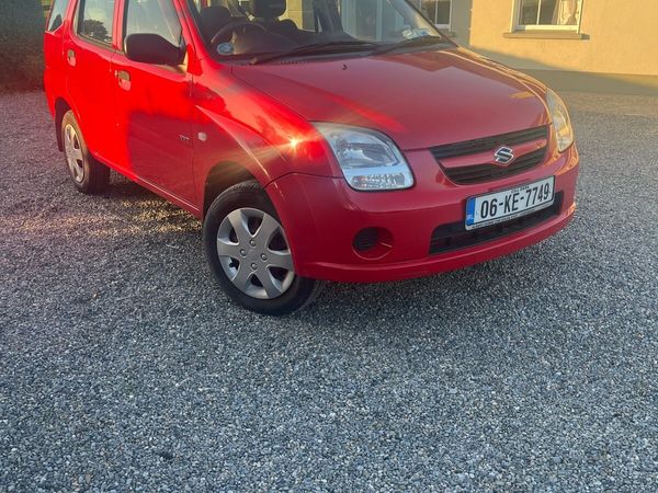Suzuki Ignis Hatchback, Petrol, 2006, Red
