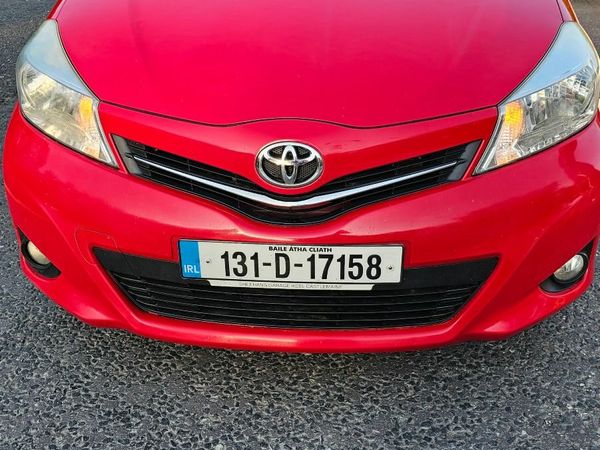 Toyota Yaris Hatchback, Petrol, 2013, Red