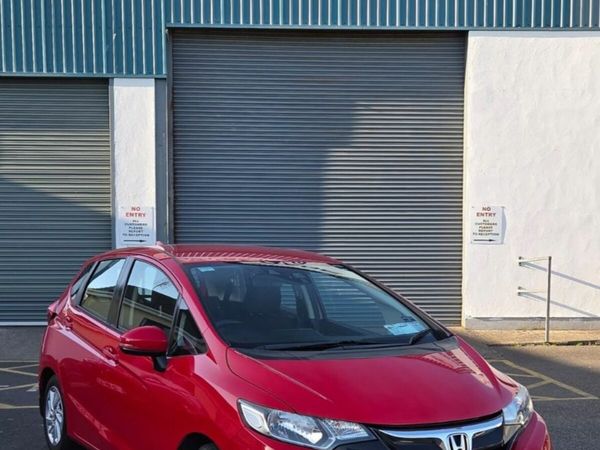 Honda Jazz Hatchback, Petrol, 2016, Red