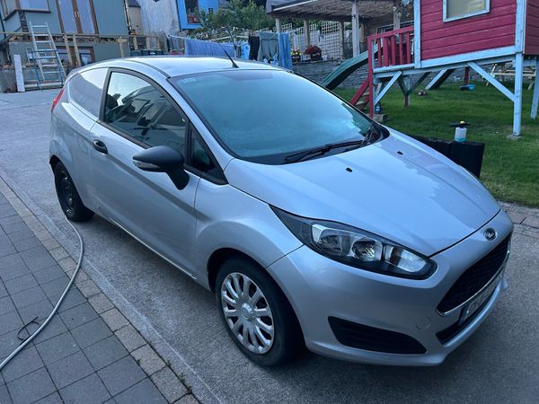 Ford Fiesta Hatchback, Diesel, 2017, Grey