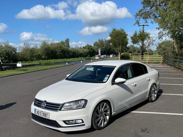 Volkswagen Passat Saloon, Diesel, 2014, White