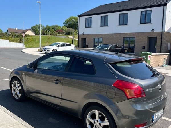 Kia Ceed Hatchback, Diesel, 2010, Grey