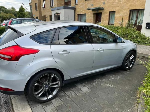 Ford Focus Hatchback, Diesel, 2015, Silver