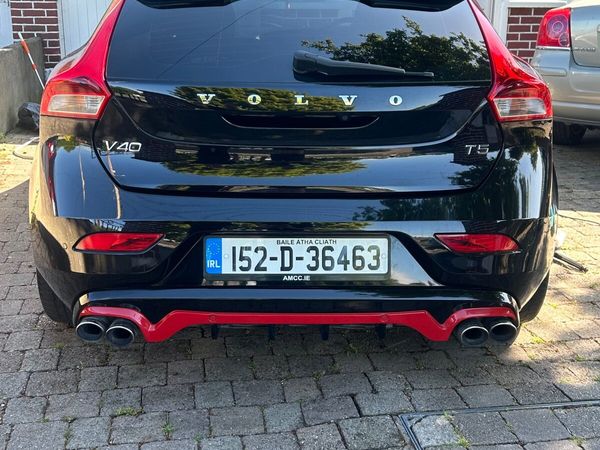 Volvo V40 Hatchback, Diesel, 2015, Black