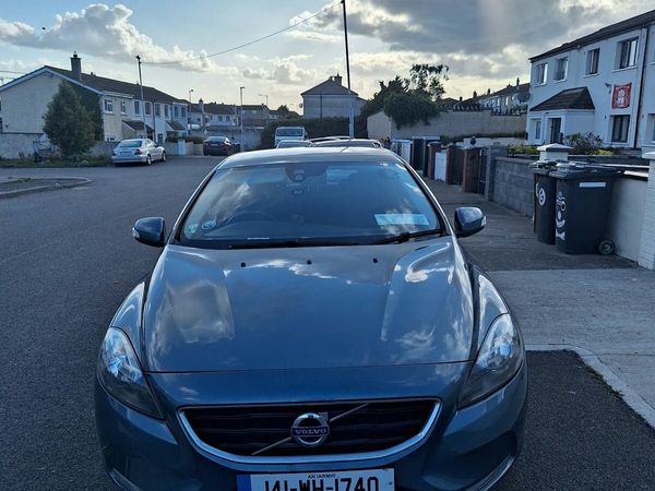 Volvo V40 Hatchback, Diesel, 2014, Blue