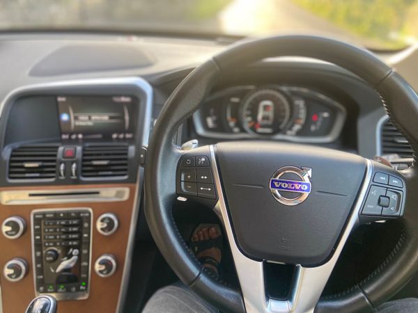Volvo XC60 SUV, Diesel, 2017, Brown