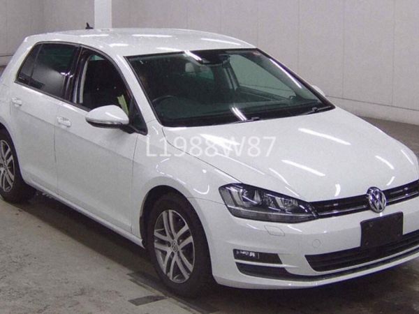 Volkswagen Golf Hatchback, Petrol, 2016, White