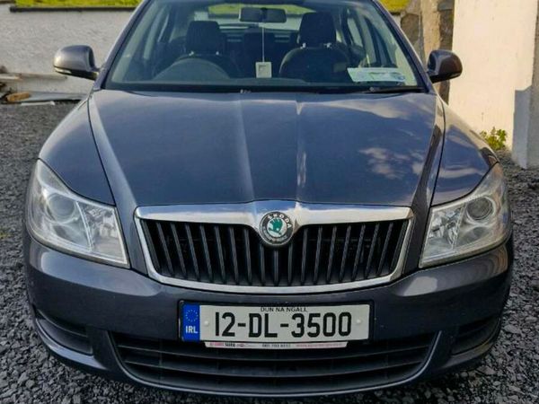 Skoda Octavia Hatchback, Diesel, 2012, Grey
