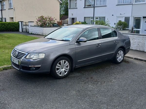Volkswagen Passat Saloon, Diesel, 2005, Grey