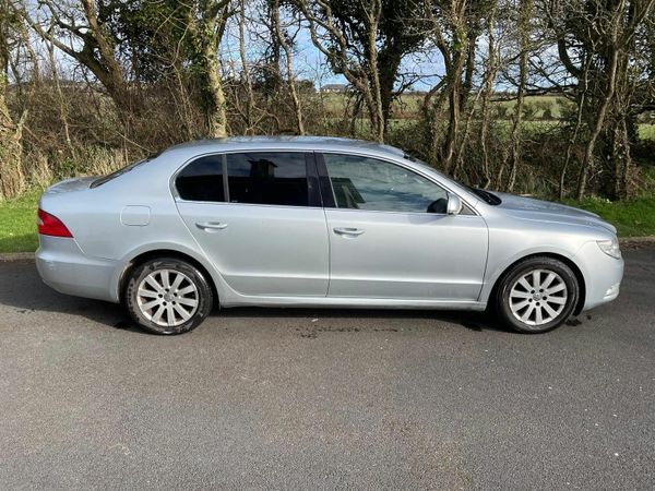 Skoda Superb Hatchback, Diesel, 2010, Silver