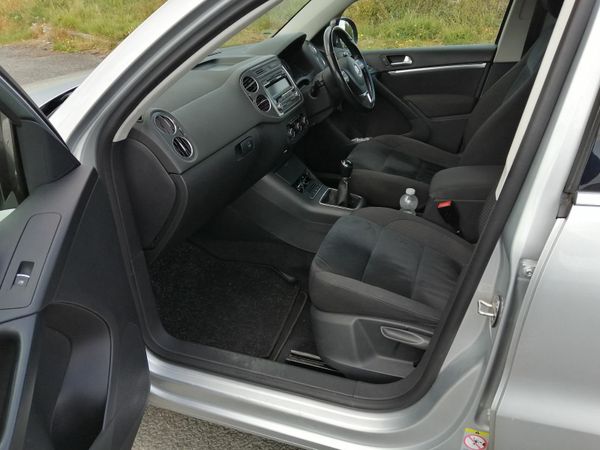 Volkswagen Tiguan SUV, Diesel, 2014, Silver