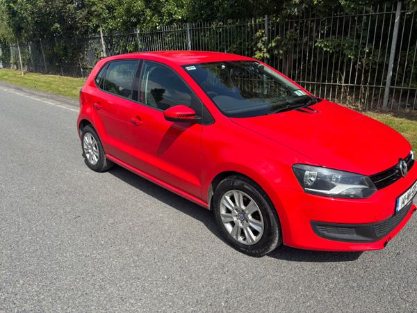 Volkswagen Polo Hatchback, Petrol, 2014, Red