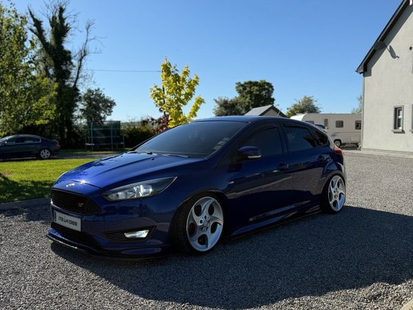 Ford Focus Hatchback, Diesel, 2017, Blue