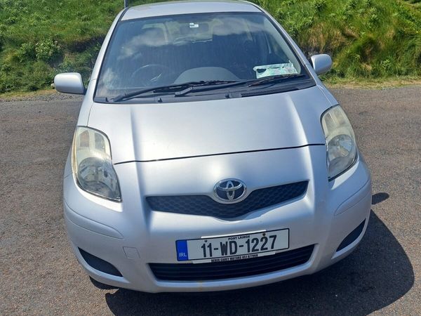 Toyota Yaris Hatchback, Petrol, 2011, Silver