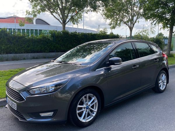 Ford Focus Hatchback, Petrol, 2015, Grey
