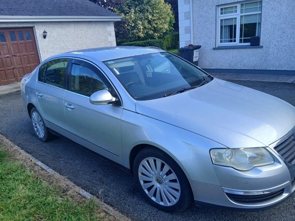 Volkswagen Passat Saloon, Diesel, 2009, Silver
