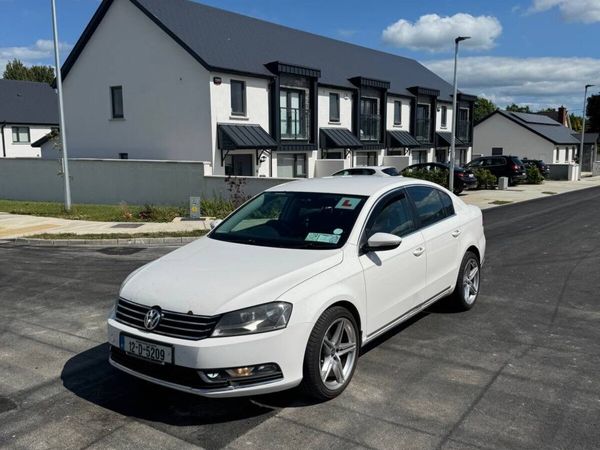 Volkswagen Passat Saloon, Diesel, 2012, White
